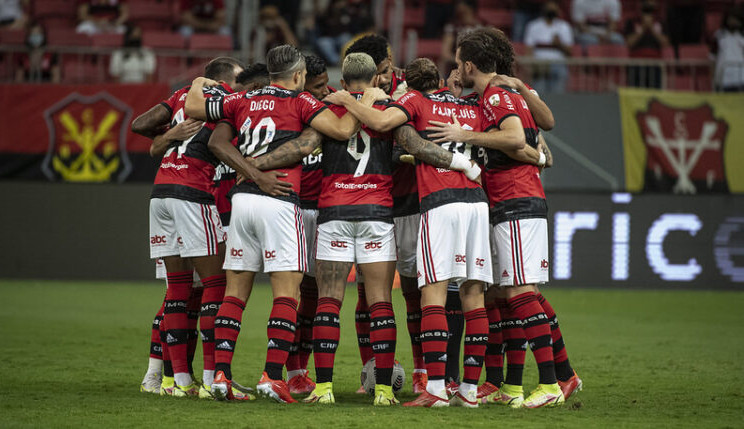 Embalado, Flamengo é o único clube brasileiro com chances de conquistar a tríplice coroa Lorena Bueri