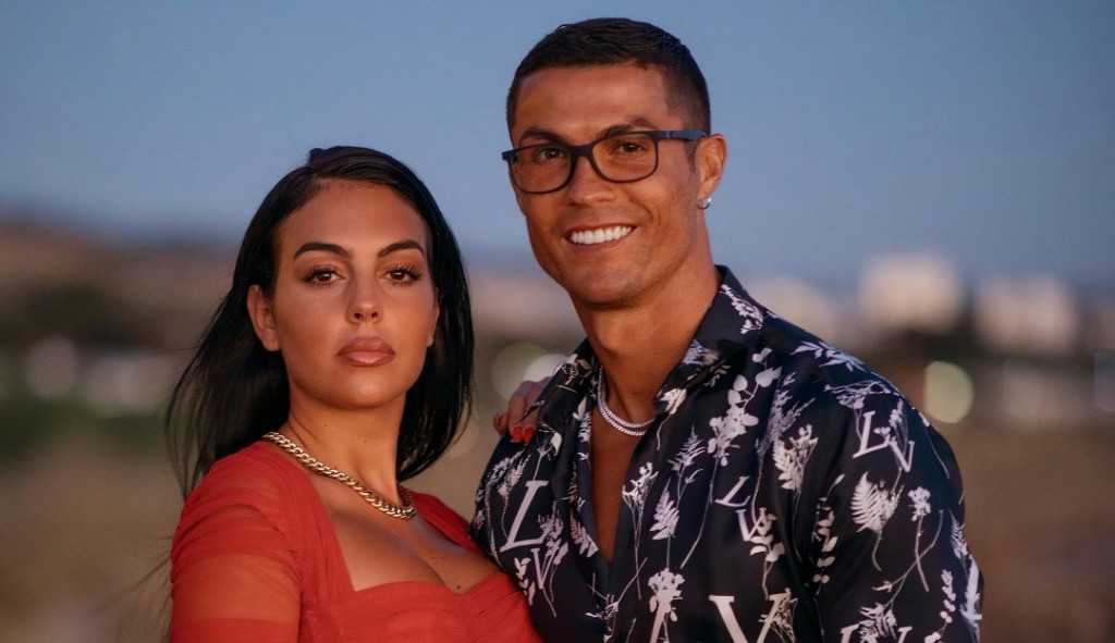 Namorada de Cristiano Ronaldo ganha presente de 1,1 milhão Lorena Bueri