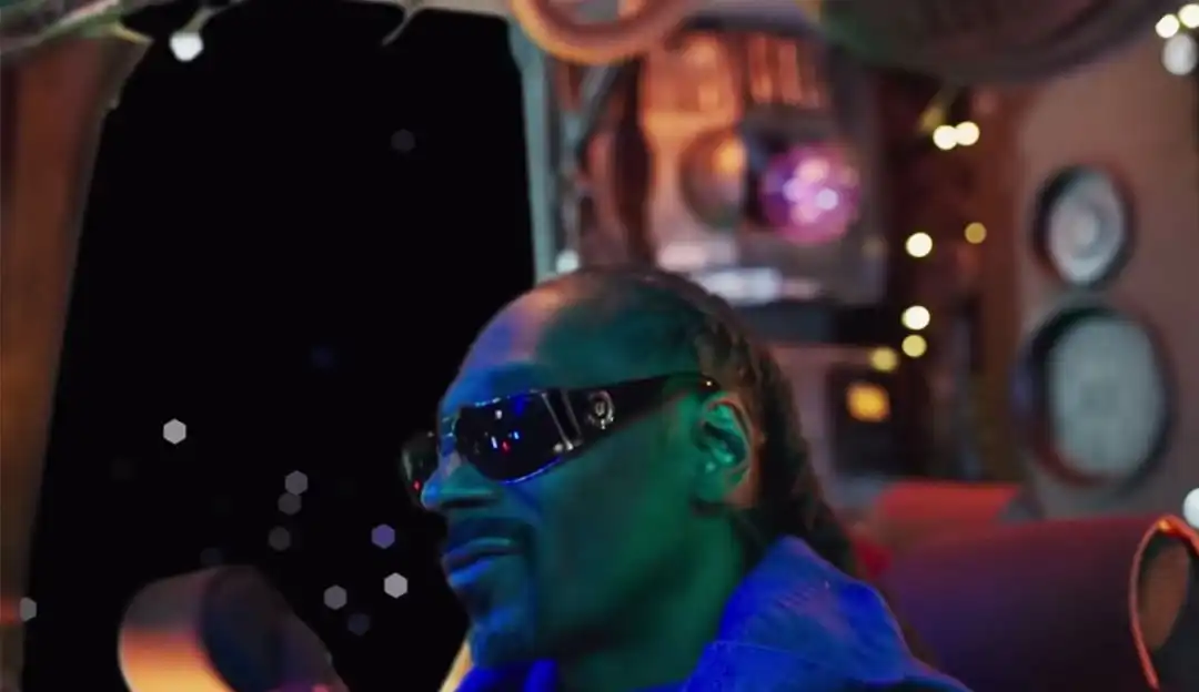 Celebrando 50 anos de vida, Snoop Dogg lança seu novo single Lorena Bueri