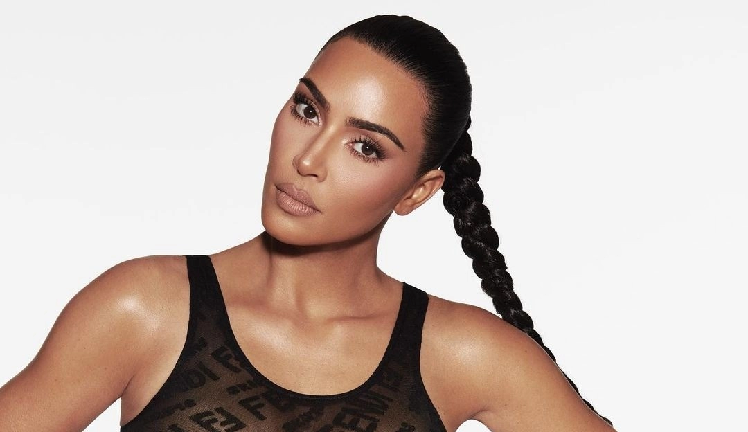 Fendi assina colaboração com a marca Skims, de Kim Kardashian  Lorena Bueri