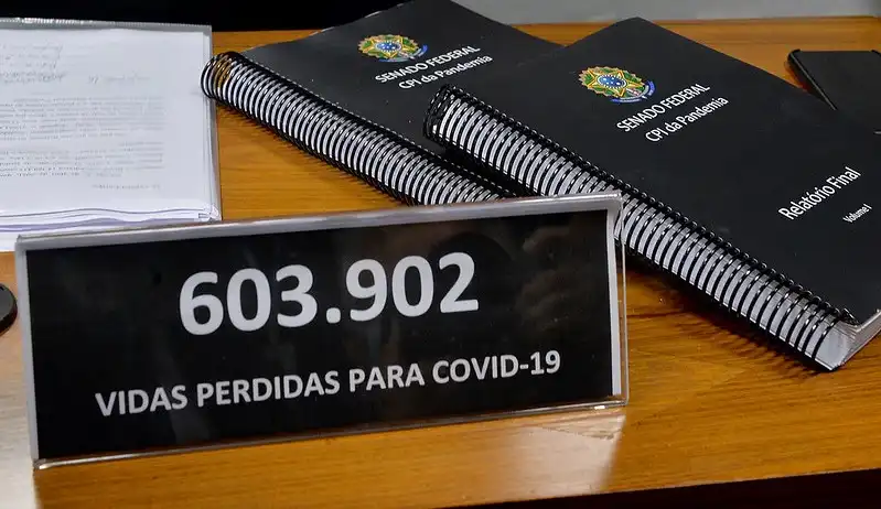 CPI da Covid indicia Bolsonaro por nove crimes em relatório final