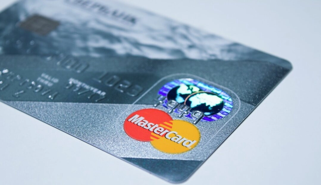 Mastercard vai permitir que bancos de sua rede disponibilizem serviços em criptomoedas Lorena Bueri