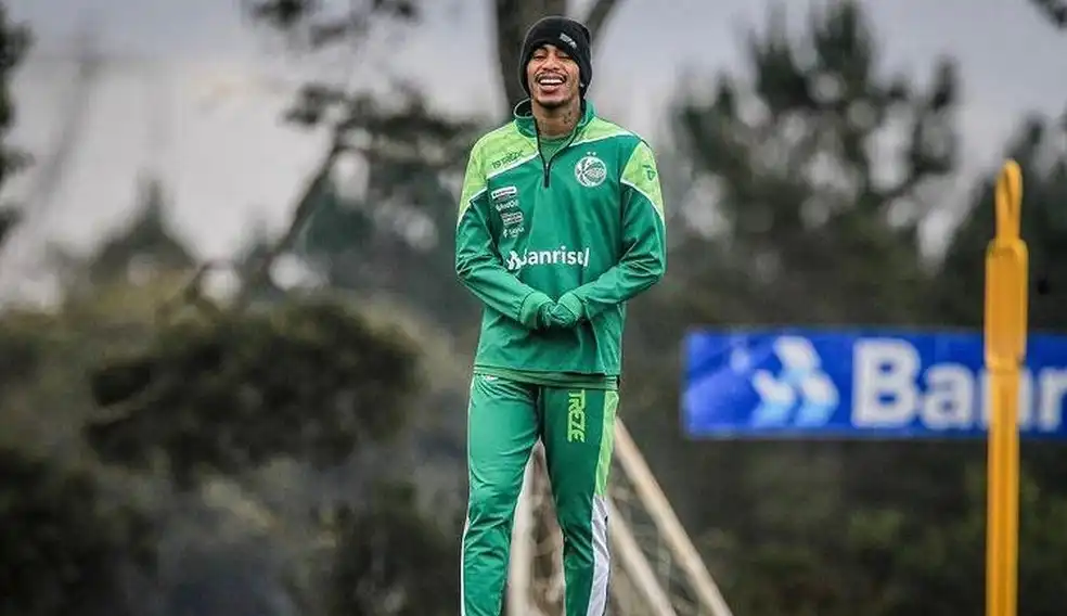 Juventude confirma negociação de Paulinho Boia com o Metalist da Ucrânia e jogador não atua mais pelo clube