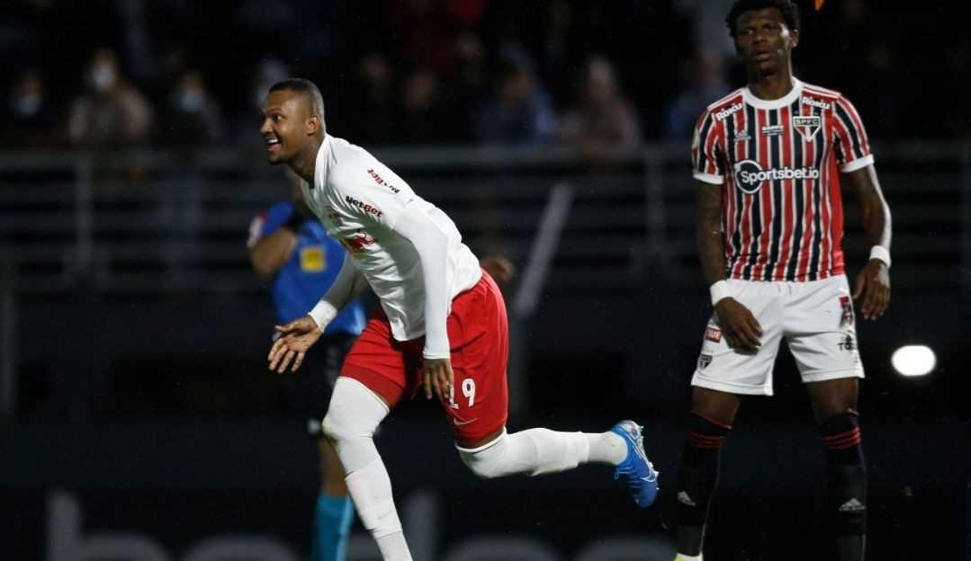 São Paulo recebe o Inter e tenta alcançar vaga na Libertadores