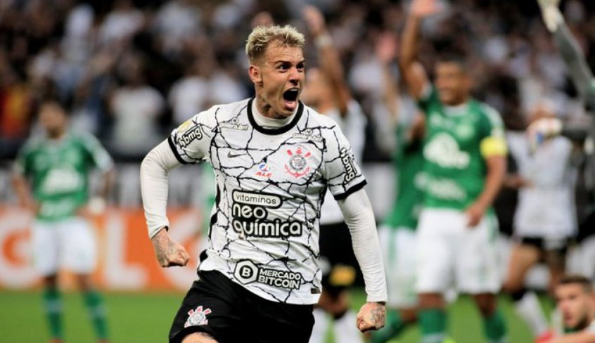 Com quase 40 mil torcedores, Corinthians vence Chapecoense com gol nos acréscimos