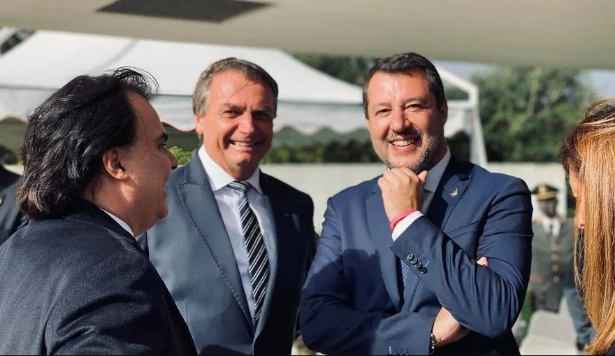 Matteo Salvini é criticado por acompanhar Jair Bolsonaro em homenagem