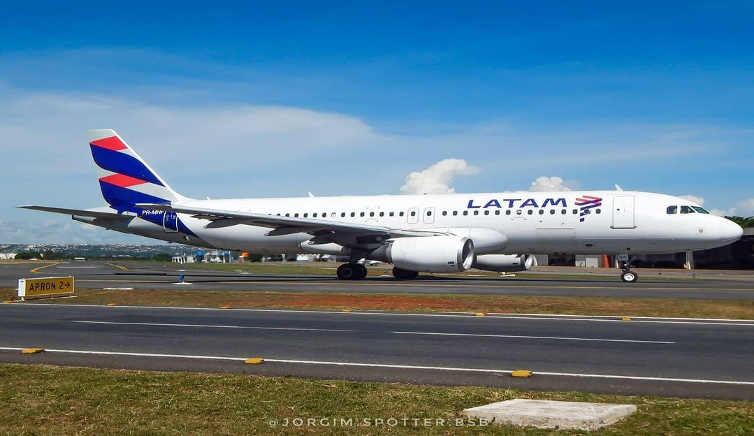 Azul tem interesse em comprar a Latam Airlines caso processo de reestruturação não dê certo