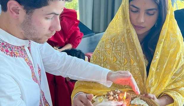 Priyanka Chopra e Nick Jonas tem uma celebração Hindu