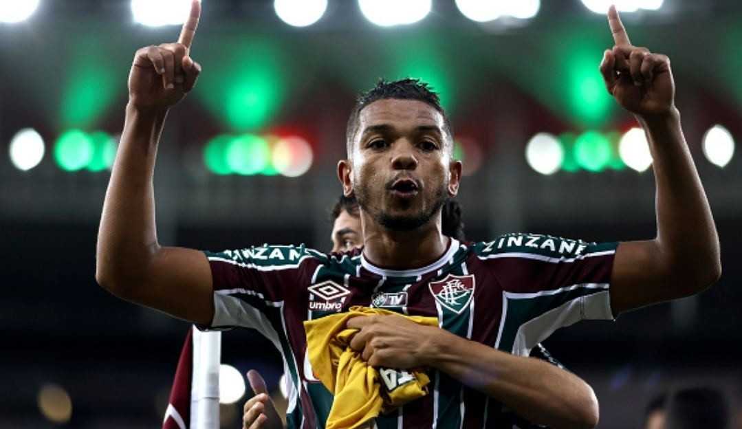 Fluminense volta a vencer com gol aos 50 minutos Lorena Bueri