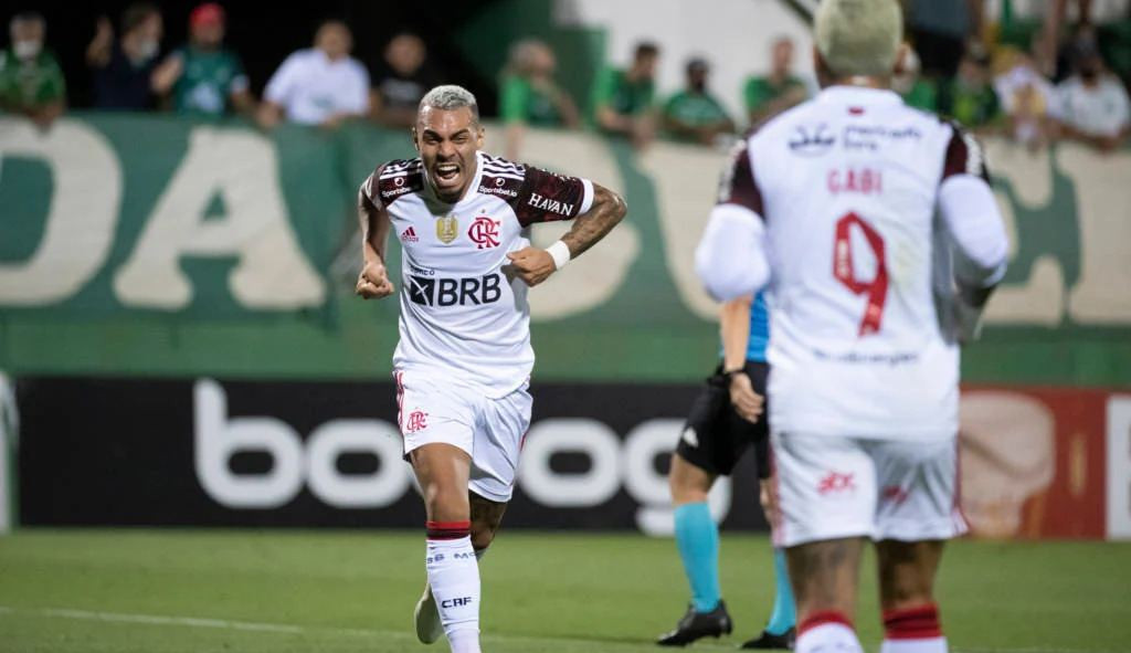 Flamengo empata com a Chapecoense, último colocado do campeonato  Lorena Bueri