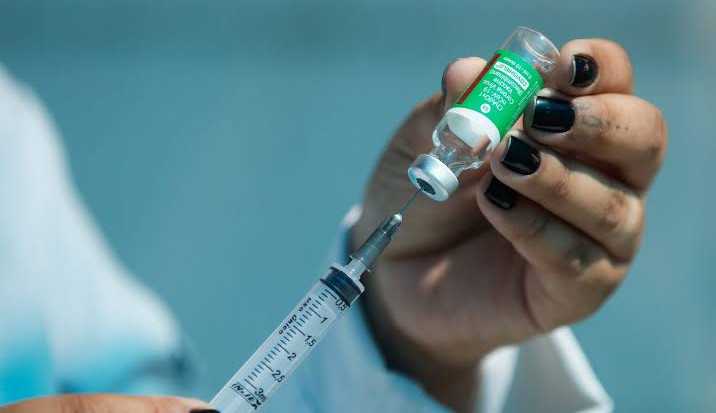 Homem é investigado por tomar 5 doses de vacina contra a Covid-19 Lorena Bueri
