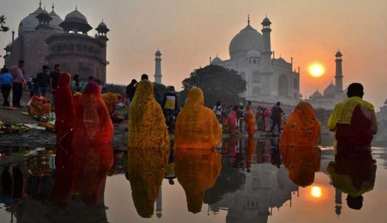 Índia volta a receber turistas após 20 meses  Lorena Bueri