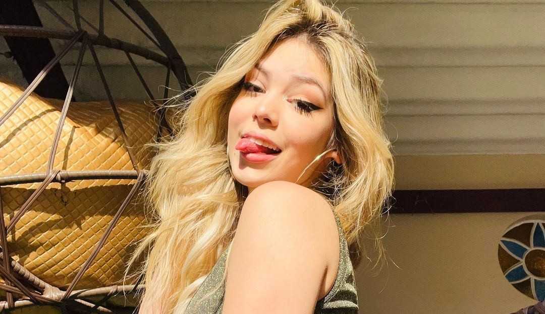 Mc Melody responde comentários feitos por Anitta durante participação em Podcast