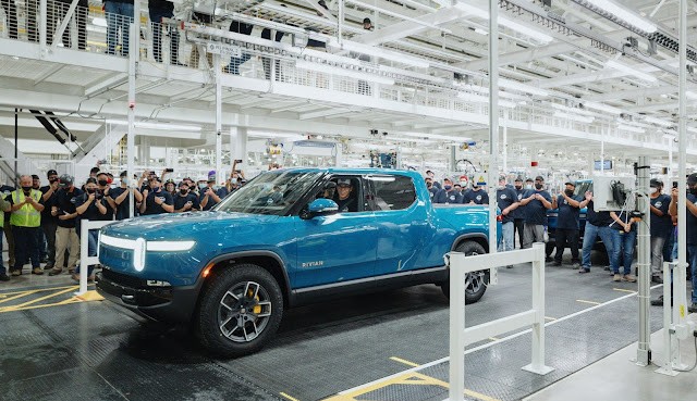 Rivian chega a uma capitalização de mercado de quase US$ 115 bilhões, após vender cerca de 176 milhões de ações.