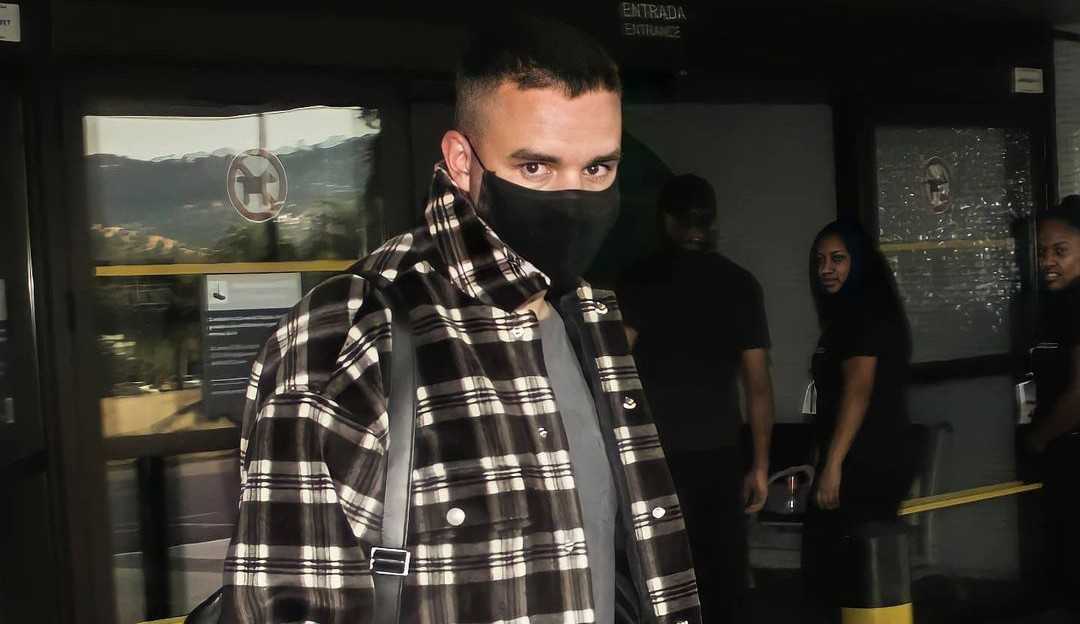 Liam Payne desembarca em São Paulo após aparição surpresa em festa