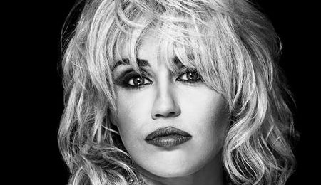 Miley Cyrus estampa capa comemorativa do decenário da Forbes “/30 Under 30″/