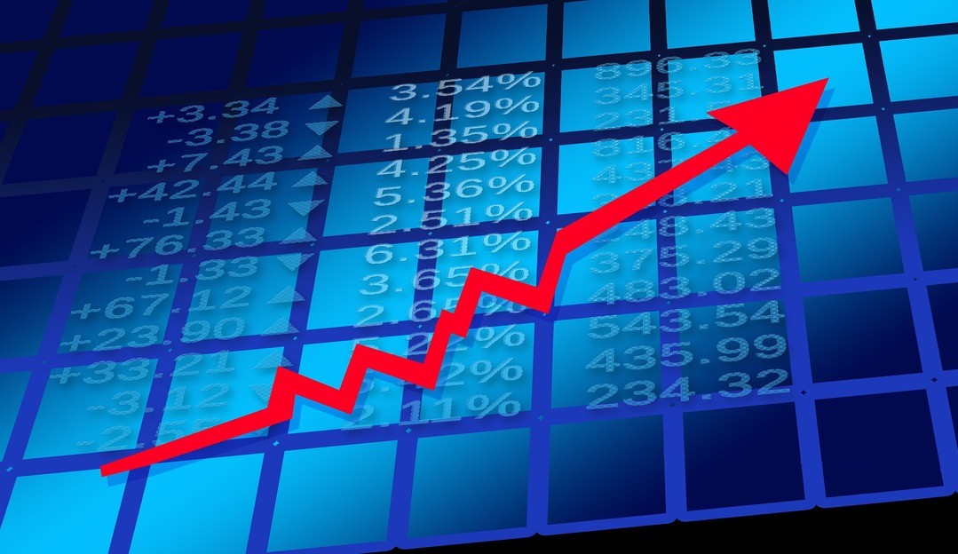 Ibovespa avança com a notícia de que a terceira dose da Pfizer pode neutralizar a variante Ômicron