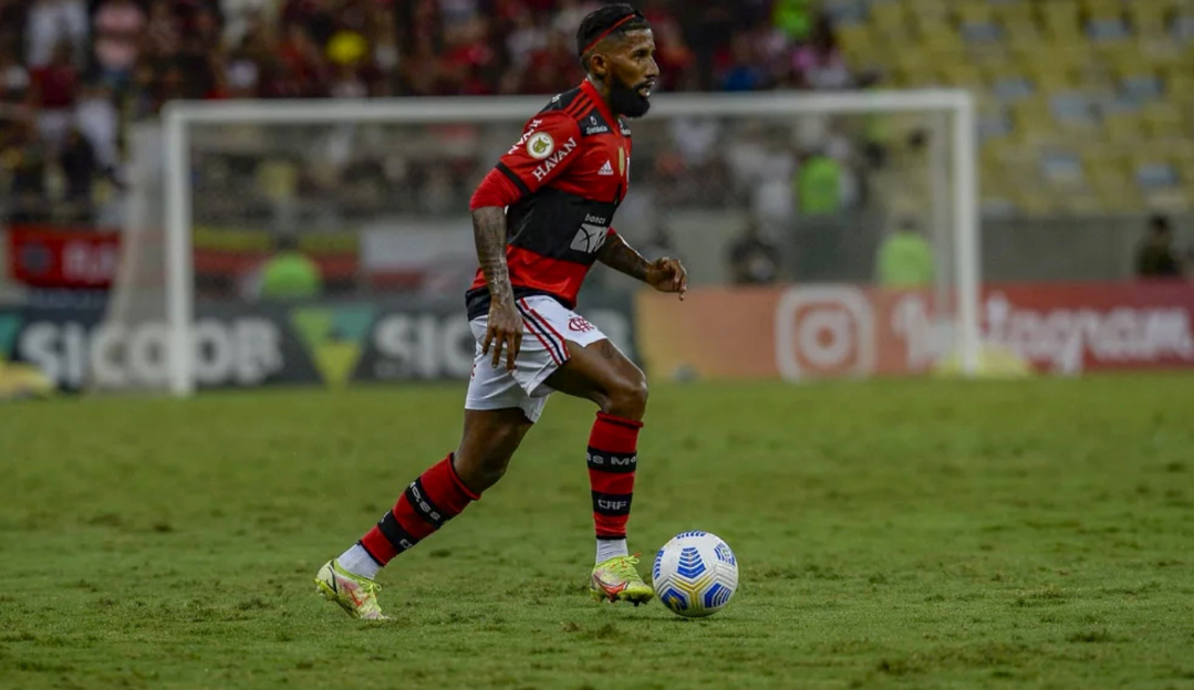 Fluminense desiste de empréstimo do lateral-direito do Flamengo