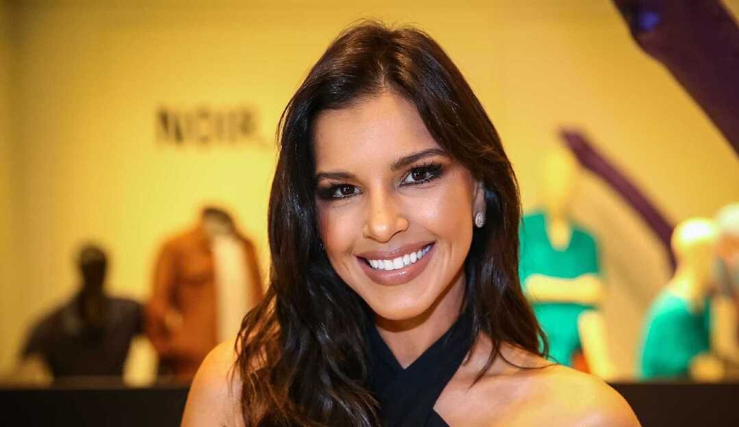 Mariana Rios apresenta seu livro autobiográfico “/Basta Sentir”/