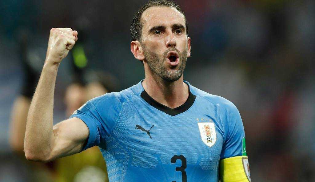 Com Alonso de saída do Galo, Godín pode ser o substituto