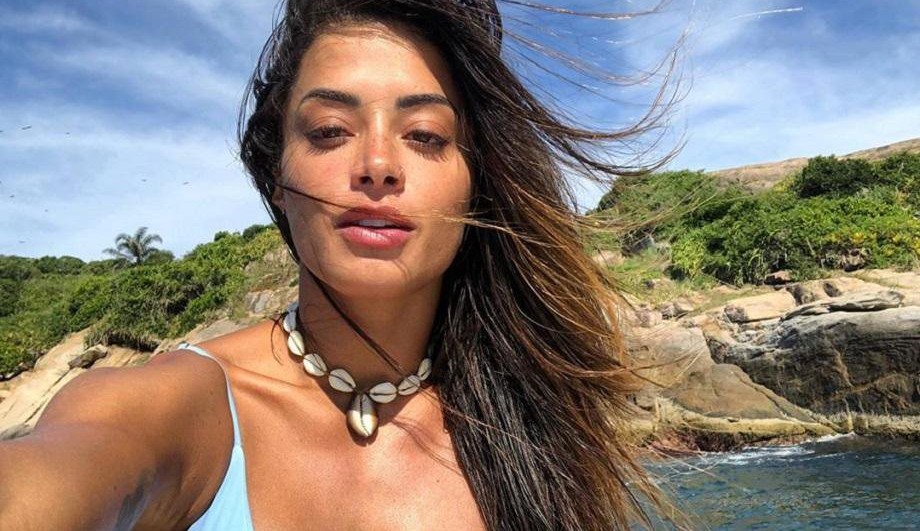 Positiva para a Covid, Aline Campos se pronuncia após procurar manicure também doente