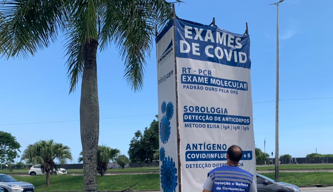 Investigação aponta aumento de 108% no preço de testes de Covid-19