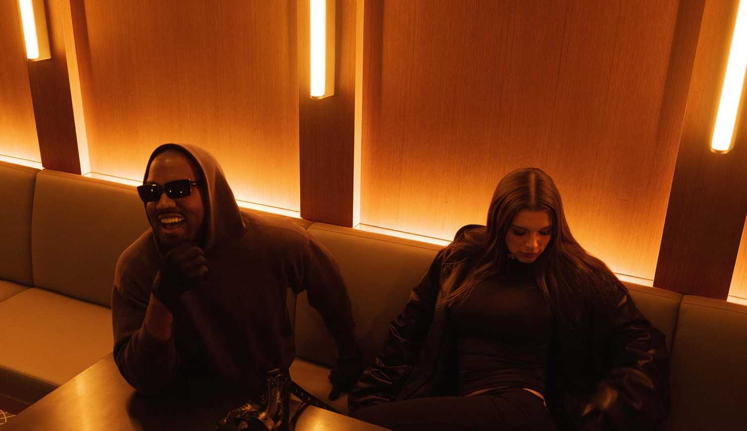 Julia Fox rebate acusações de interesse em relação com Kanye West