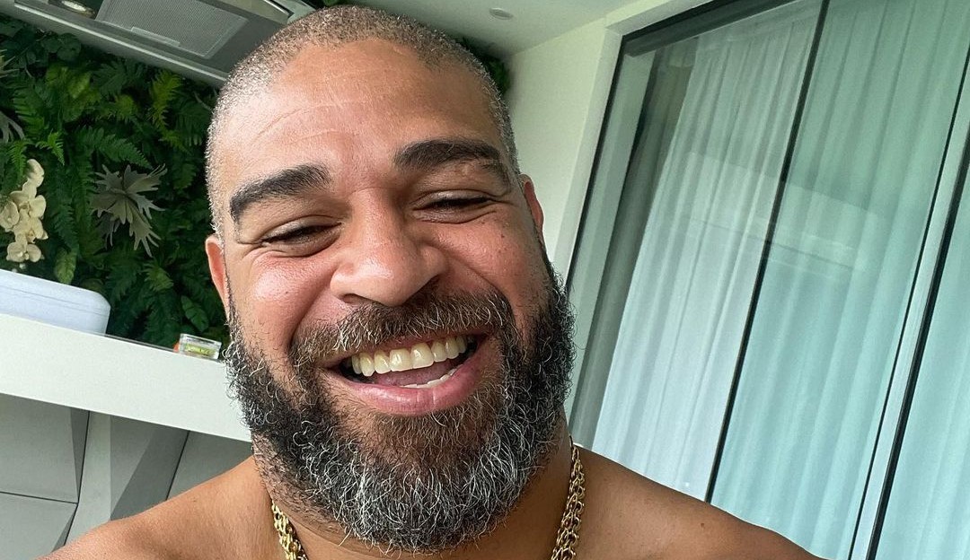 Adriano Imperador se recusa a fazer teste do bafômetro em blitz e é penalizado