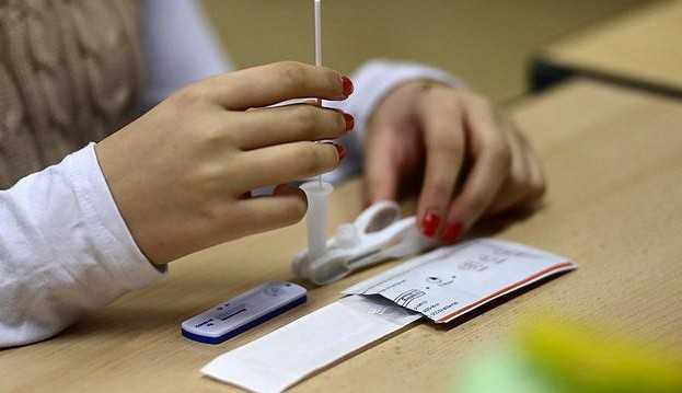 Anvisa vai decidir se libera venda de autotestes de Covid-19