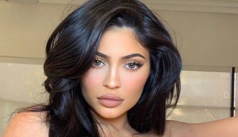Kylie Jenner quase tem casa invadida e meliante é preso