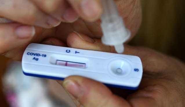 Conheça os autotestes e suas vantagens e desvantagens