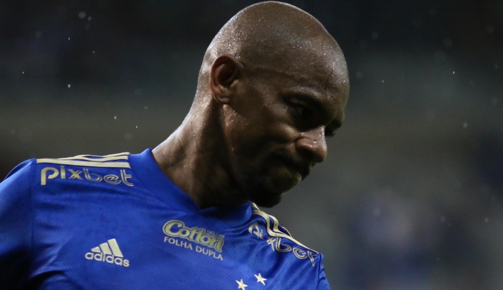 Súmula de Cruzeiro x América-MG, relatou ameaça de Waguininho a quarto árbitro