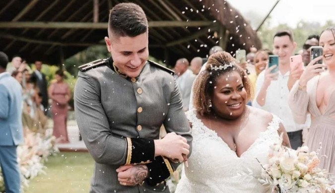 Jojo Todynho curte lua de mel ao lado de marido e amigas