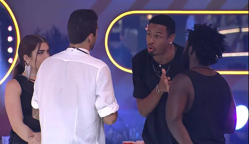 BBB22: Paulo André e Douglas Silva discutem durante a festa do líder