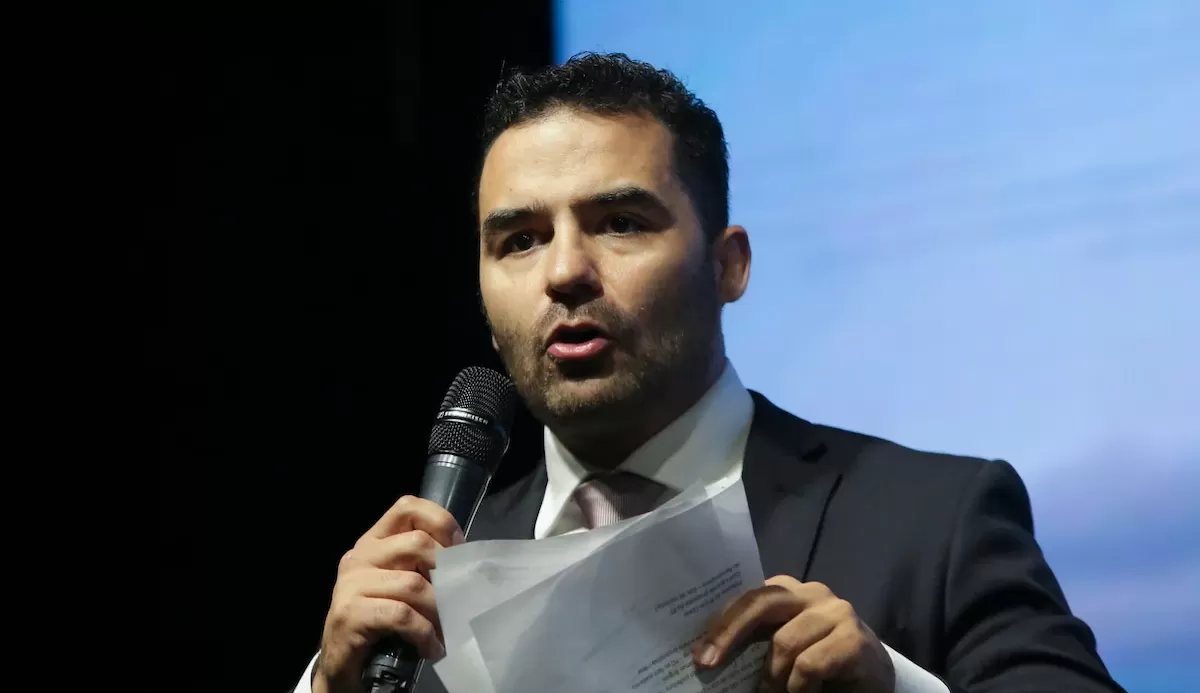 Deputado “Mamãe falei” chama refugiadas da Ucrânia de “pobres e fáceis”