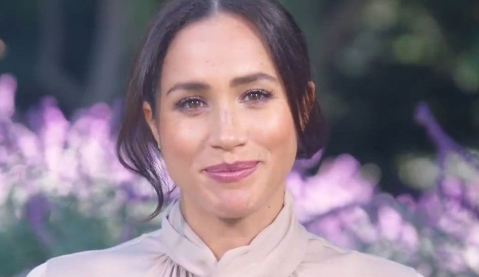 Meghan Markle faz aparição pública após aborto espontâneo para honrar heróis da pandemia