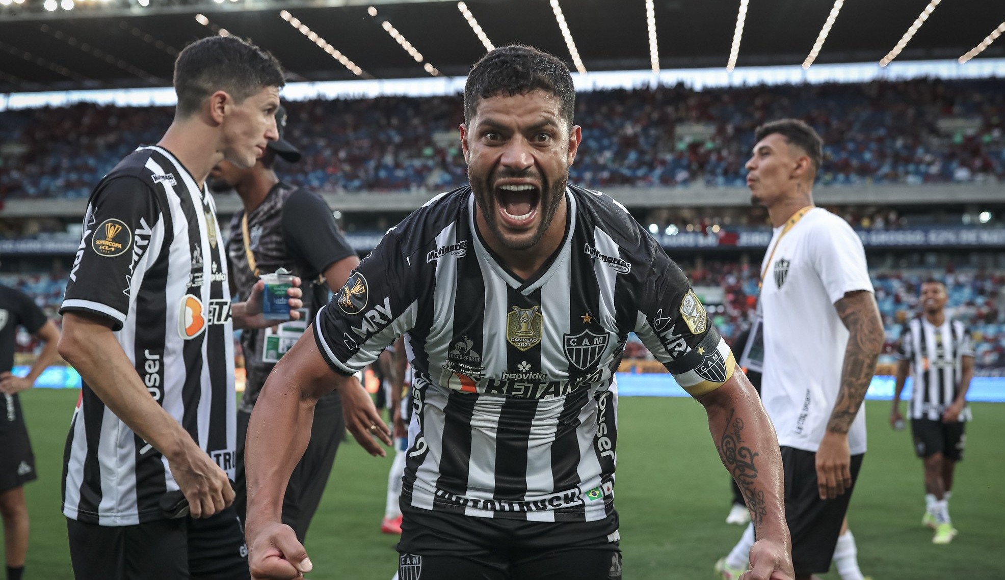 Galo vence o Cruzeiro com pênalti polêmico