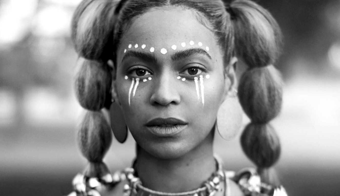 Mulheres na música: 10 cantoras que revolucionaram o cenário musical