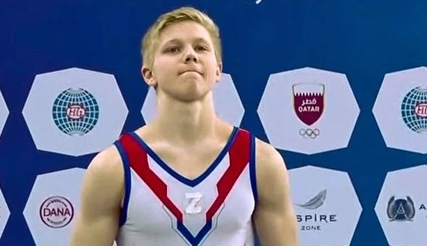 Ginasta russo, Ivan Kuliak, chama atenção dos jornais ao utilizar letra “/Z”/ em seu uniforme