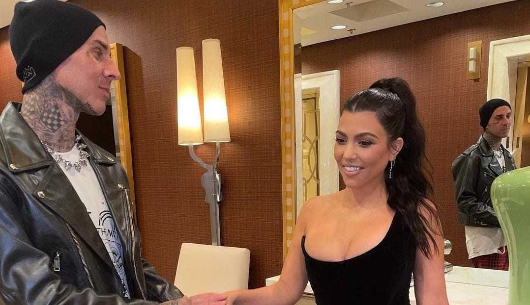 Filha de Kourtney Kardashian faz desenho fofo para Travis Barker