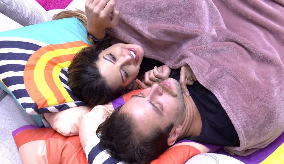 BBB22: Em conversa com Gustavo, Laís diz que acredita ser o novo alvo de Arthur
