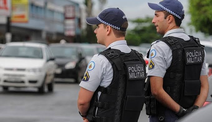 Bolsonaro aprova proposta para criação de um programa habitacional para policiais e bombeiros