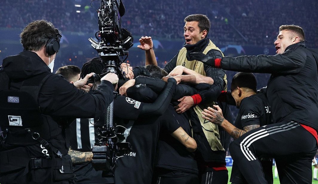 Benfica bate o Ajax por 1×0 (3×2) e avança na Champions