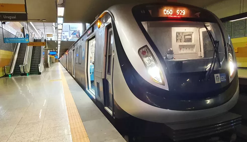 MetrôRio estende horário para ensaios técnicos da Sapucaí