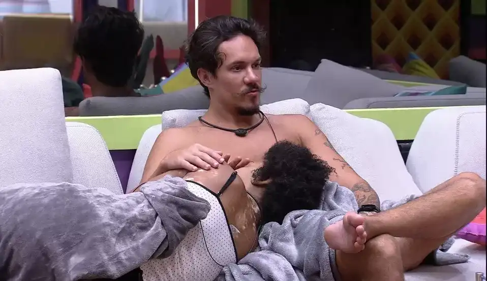 BBB22: Natália desabafa com Eliezer sobre briga com suas aliadas na casa