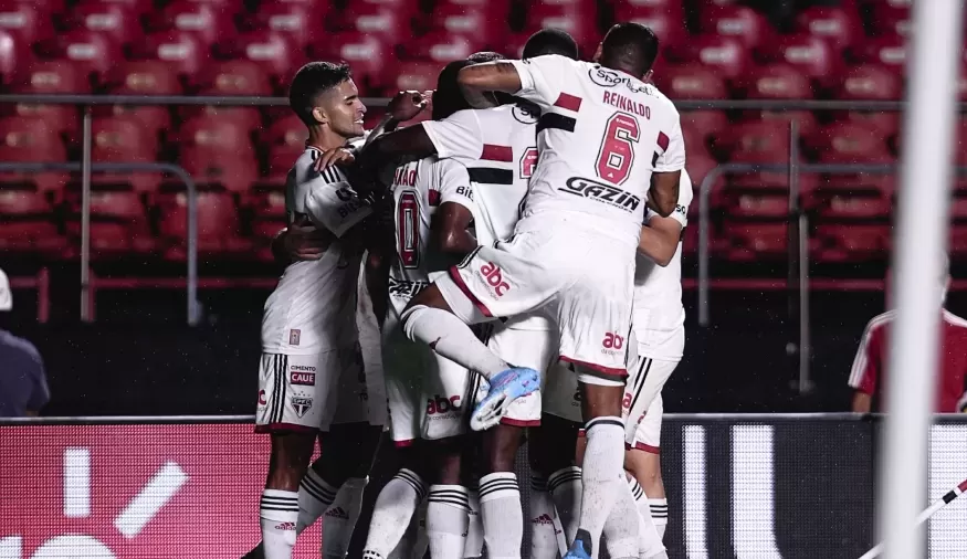 São Paulo não dá chance para zebra e avança de fase na Copa do Brasil