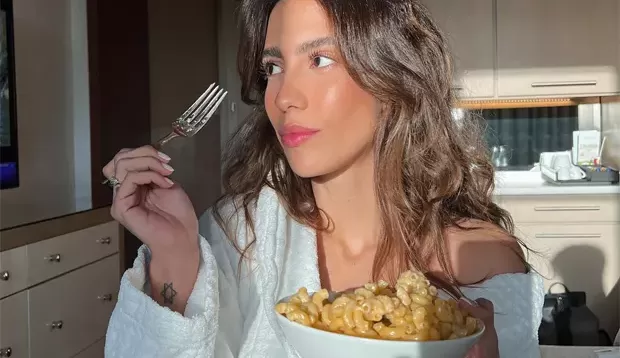Foto no Instagram reforça rumores de reconciliação de Gabi Brandt e Saulo Poncio