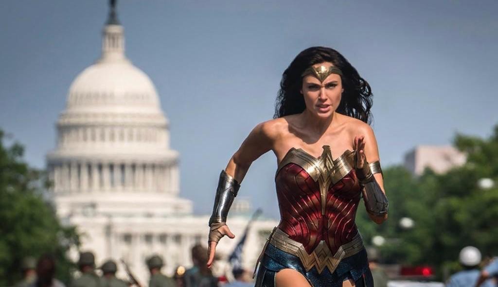 Gal Gadot rebate críticas e defende seu papel como Cleópatra