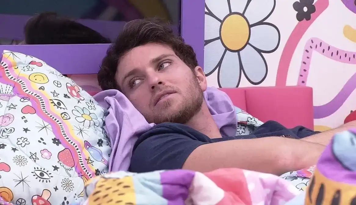 BBB22: Eslovênia conversa com Lucas e dá conselho: “/Não pode perder seu dia”/