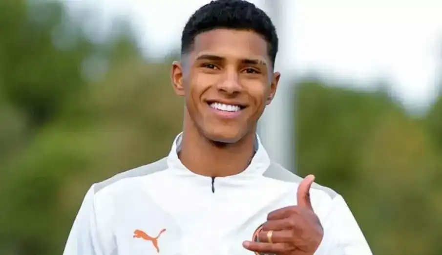 Real Madrid fecha com lateral ex-Internacional por empréstimo